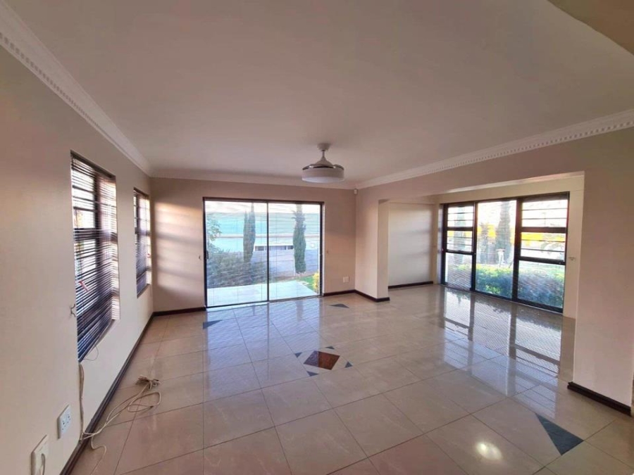 4 Bedroom Property for Sale in Tafelzicht Western Cape